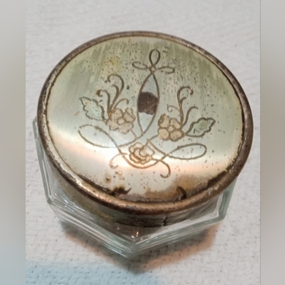 GLASS VANITY POWDER JARS & LIDS LOT OF 5 DRESSER JARS TRINKET JARS VINTAGE - Picture 2 of 12